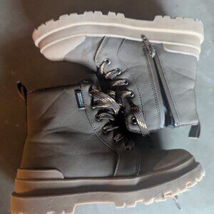 Zara Kids CONTRASTING HIGH-TOP SNEAKERS Khaki Green | Size 2